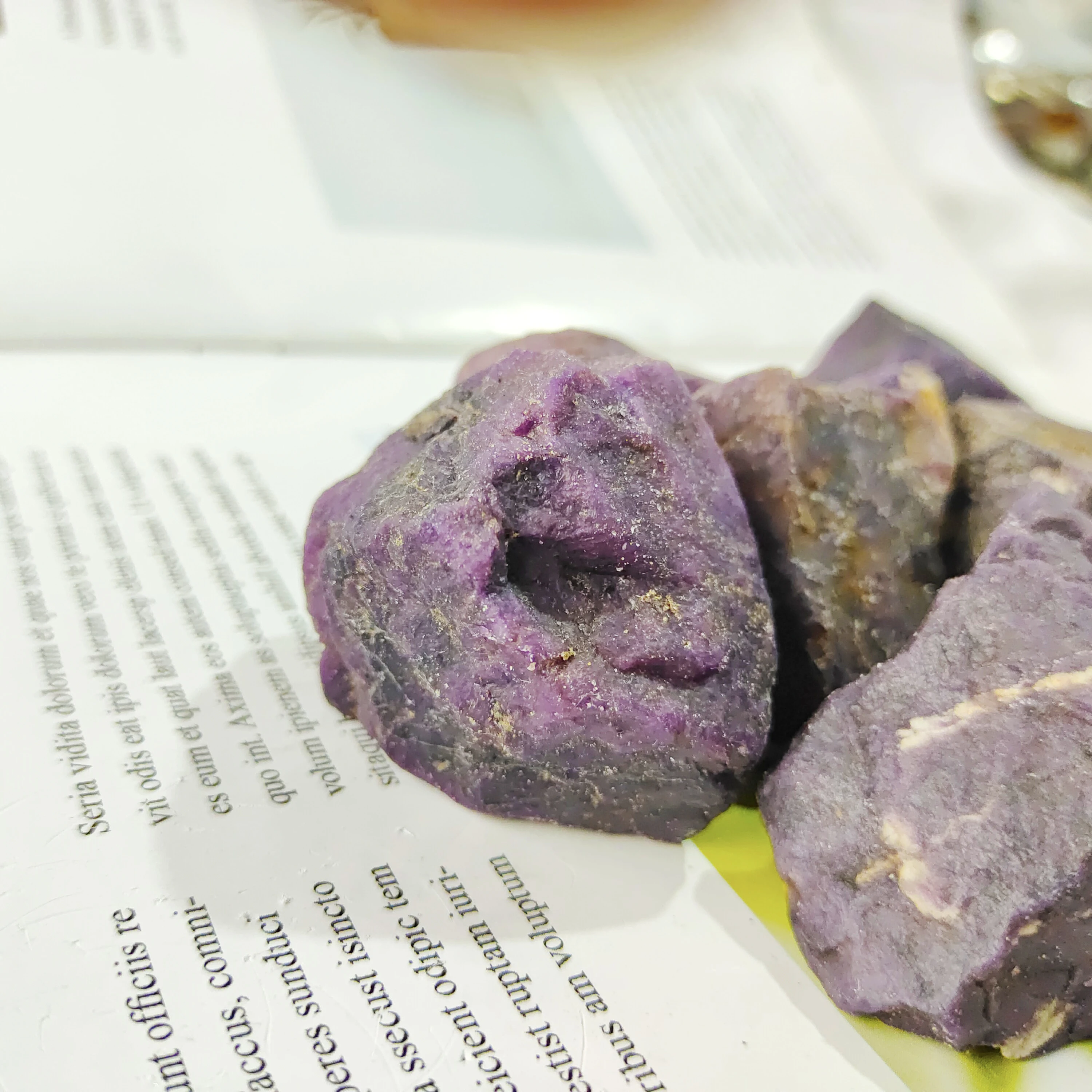 Sugilite Rough Stones Rare Mineral Specimens for Decorations for Aquarium Purple Quartz Home Decor Healing Reiki Gemsto
Sugilite Rough Stones Rare Mineral Specimens for Decorations for Aquarium Purple Quartz Home Decor Healing Reiki Gemsto