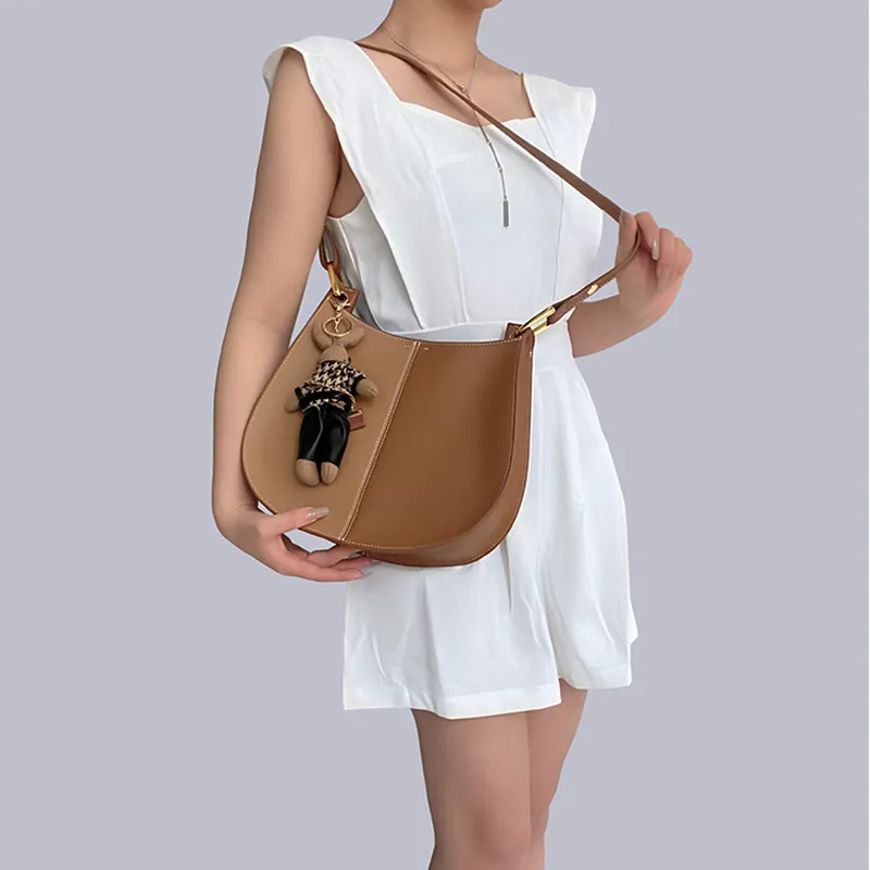 Women New Fashion Large Capacity Splicing Concise Shoulder Bag Sewing Thread Underarm Bag Thick Chain Crossbody Bag Office Daily
Women New Fashion Large Capacity Splicing Concise Shoulder Bag Sewing Thread Underarm Bag Thick Chain Crossbody Bag Office Daily