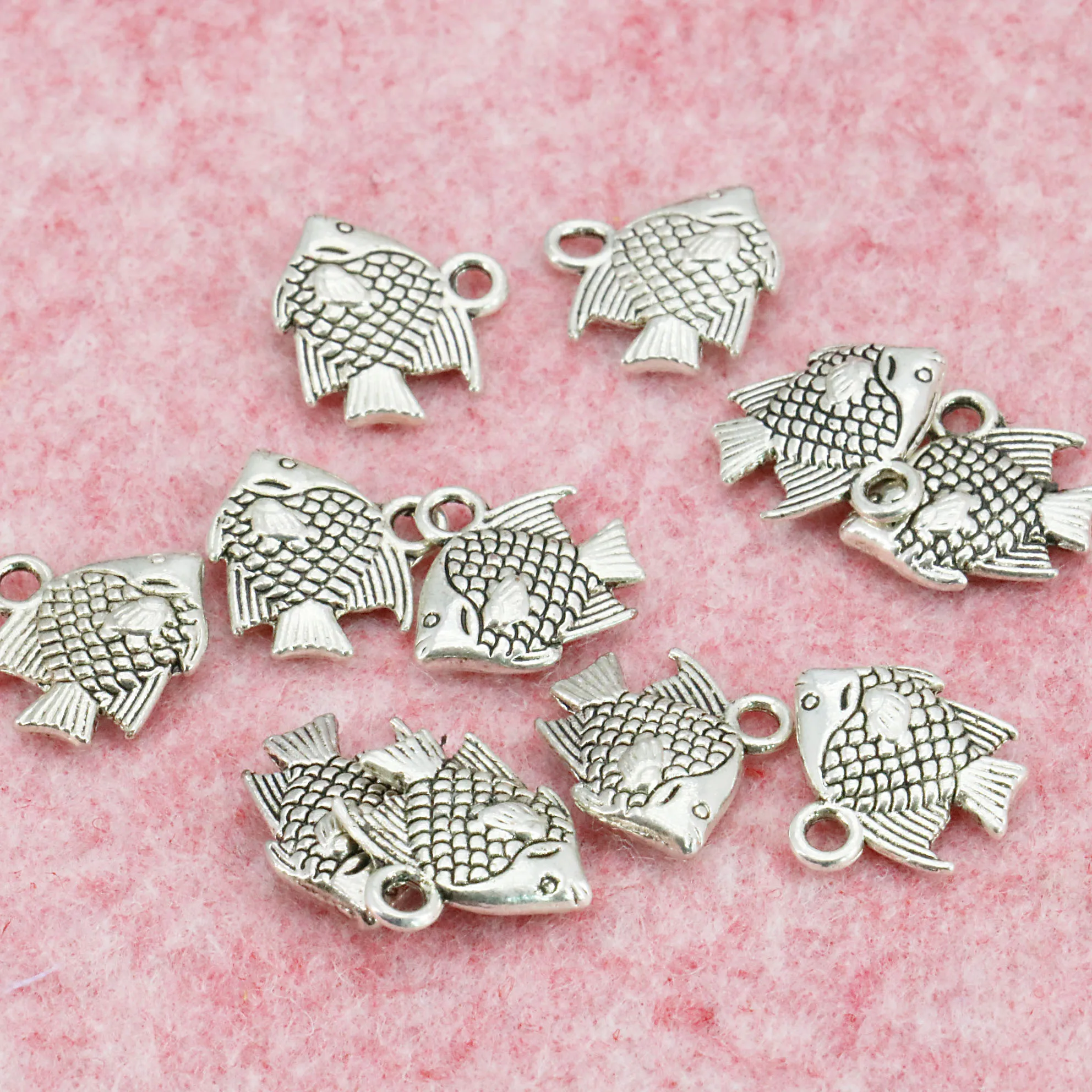 Бусины-шармы для подвесок серебристого цвета, 5 шт.
Бусины-шармы для подвесок серебристого цвета, 5 шт.