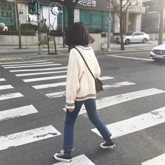 2023 Autumn Sweater Women Knitted Cardigan Women Slight Strech Loose Fit Long Cardigan Women Tops Y2k
2023 Autumn Sweater Women Knitted Cardigan Women Slight Strech Loose Fit Long Cardigan Women Tops Y2k