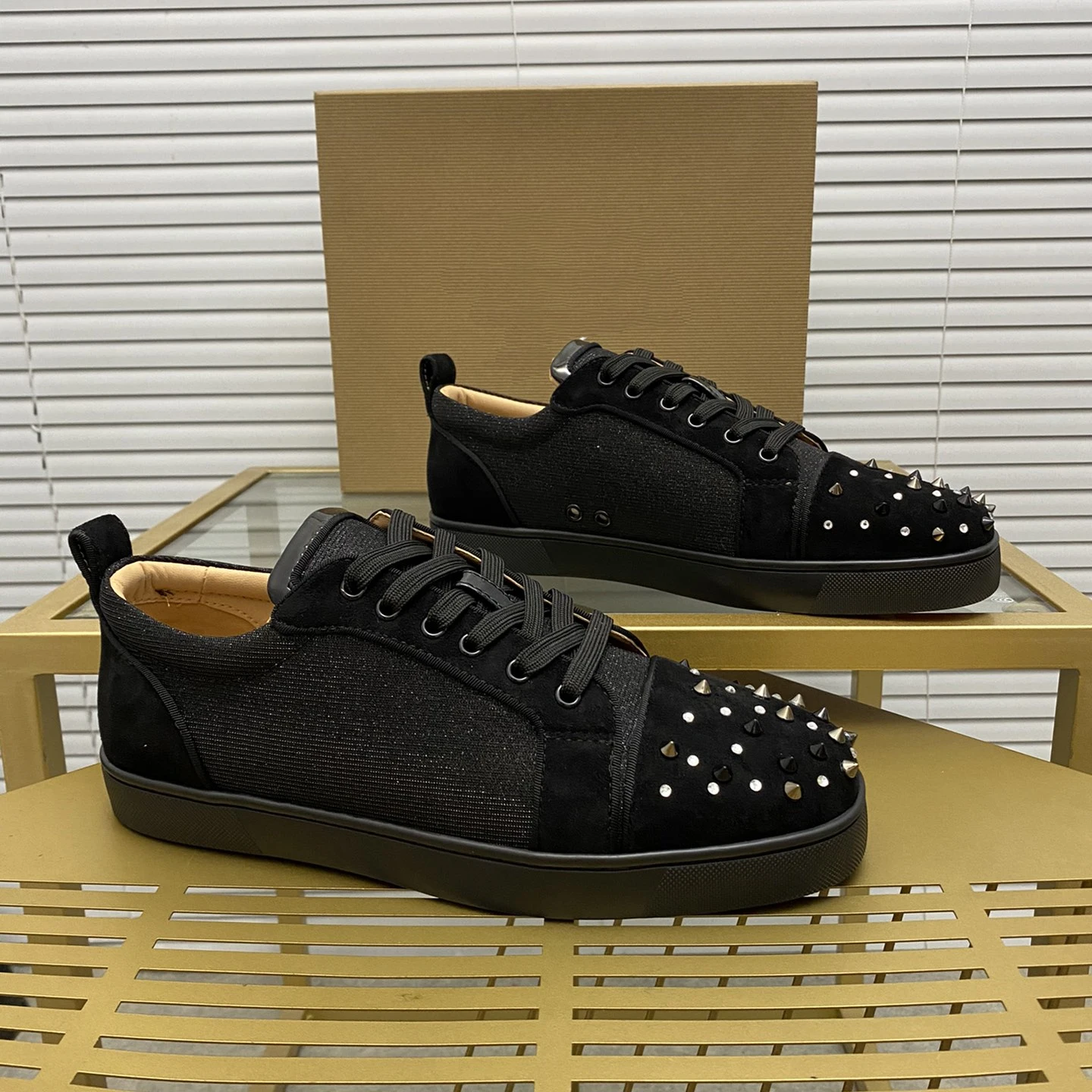 Top Quality Red Soled Mens Casual Shoes Luxury Women Leather Sneakers Unisex Fashion Trainers Youth Designer Canvas Shoes MD0068
Top Quality Red Soled Mens Casual Shoes Luxury Women Leather Sneakers Unisex Fashion Trainers Youth Designer Canvas Shoes MD0068