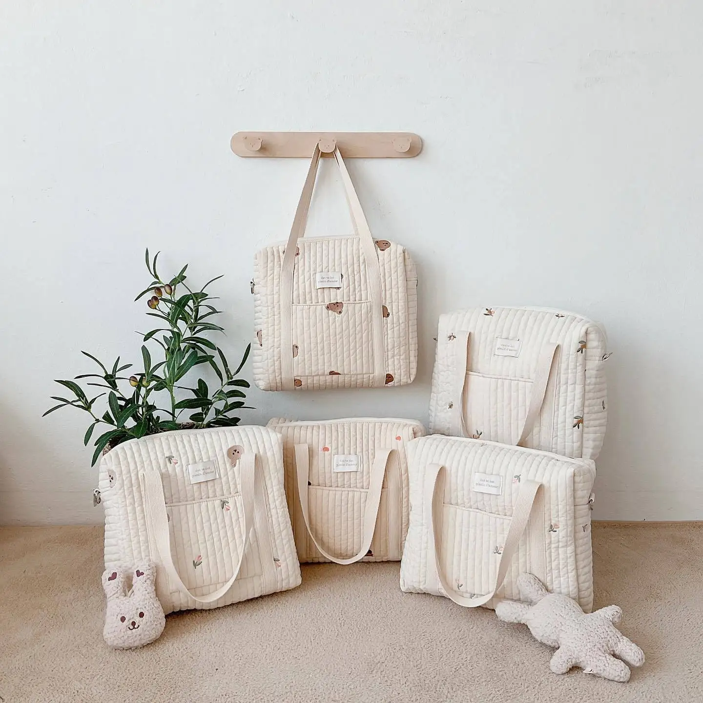 2023 New Zipper Bear Embroidered Cotton-dyed Mummy Bag Newborn Baby Girl Stroller High Capacity Hanging Bags Diaper Bags 
2023 New Zipper Bear Embroidered Cotton-dyed Mummy Bag Newborn Baby Girl Stroller High Capacity Hanging Bags Diaper Bags