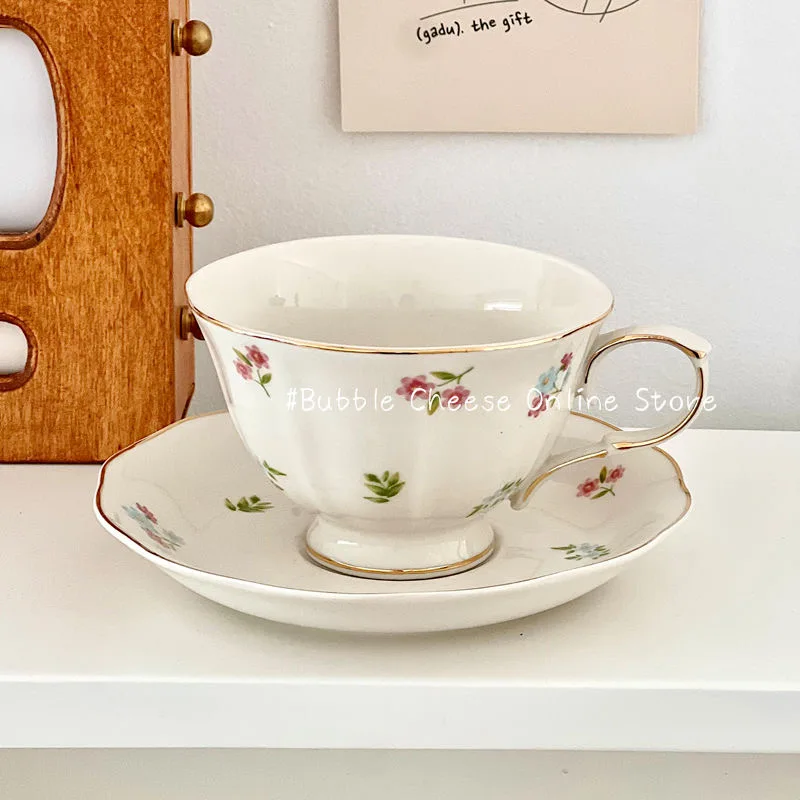 250 мл чашки в французском стиле с золотыми цветами, тарелки, керамические женские изысканные нишевые дизайнерские чашки для кофе
250 мл чашки в французском стиле с золотыми цветами, тарелки, керамические женские изысканные нишевые дизайнерские чашки для кофе