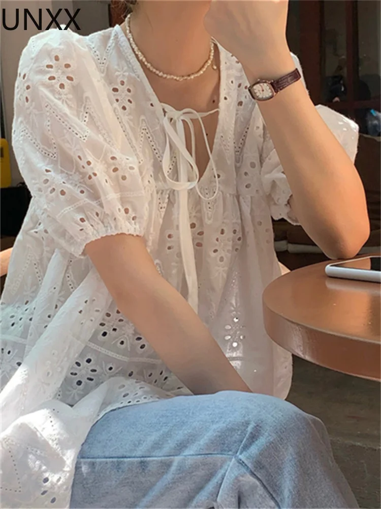 UNXX Viscose Shirt Women Korean Chic Hollow Lace V-neck Puff Sleeve Doll Blouse Loose Short Sleeve Shirts Female Ladies Tops
UNXX Viscose Shirt Women Korean Chic Hollow Lace V-neck Puff Sleeve Doll Blouse Loose Short Sleeve Shirts Female Ladies Tops