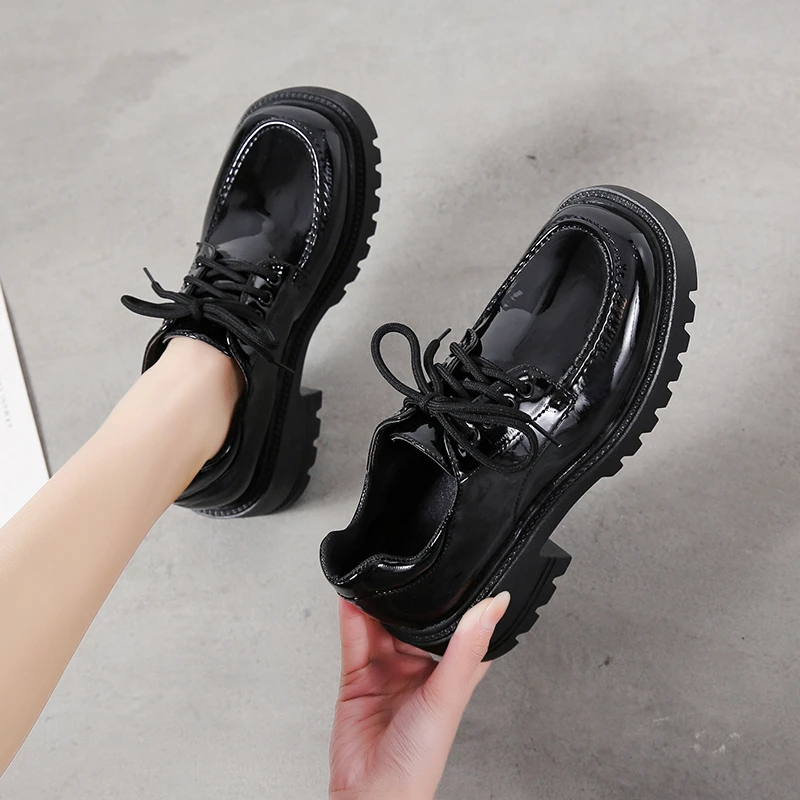 2022 New Fashion Thick-soled British Style Small Leather Shoes Women Thick Heels Shoes Retro Lace-up Shoes Black
2022 New Fashion Thick-soled British Style Small Leather Shoes Women Thick Heels Shoes Retro Lace-up Shoes Black
