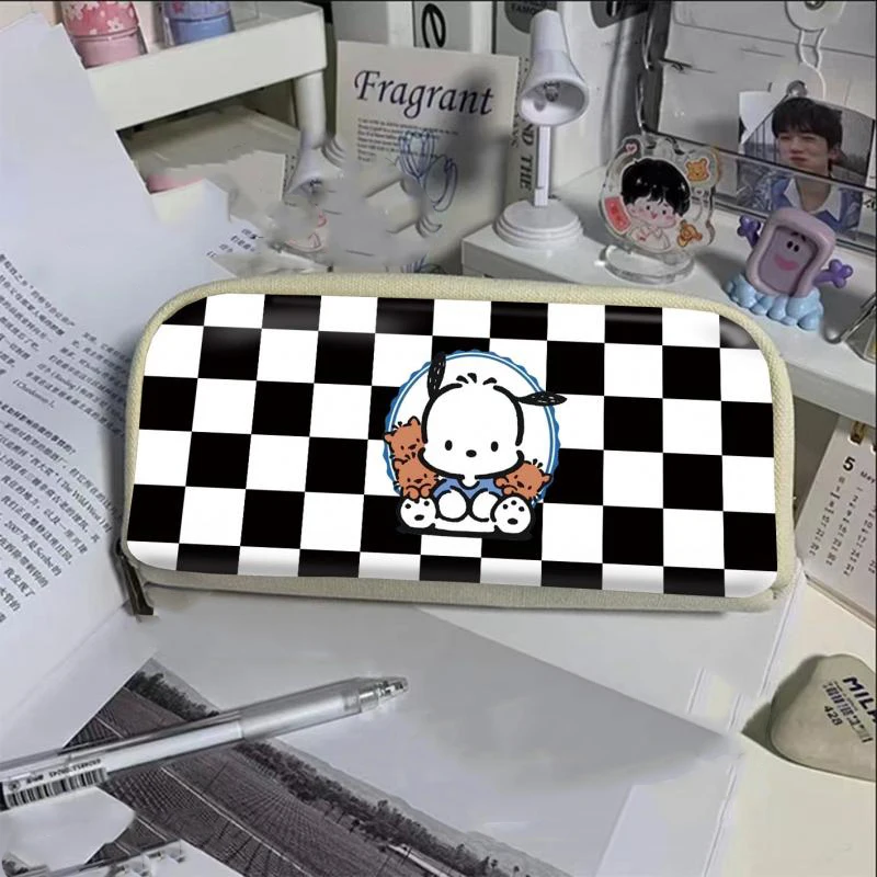 Аниме пенал Pachacco Kawaii Sanrio Kuromi большой емкости канцелярские принадлежности коробка для хранения игрушки мультфильм милый подарок на день рож...
Аниме пенал Pachacco Kawaii Sanrio Kuromi большой емкости канцелярские принадлежности коробка для хранения игрушки мультфильм милый подарок на день рож...