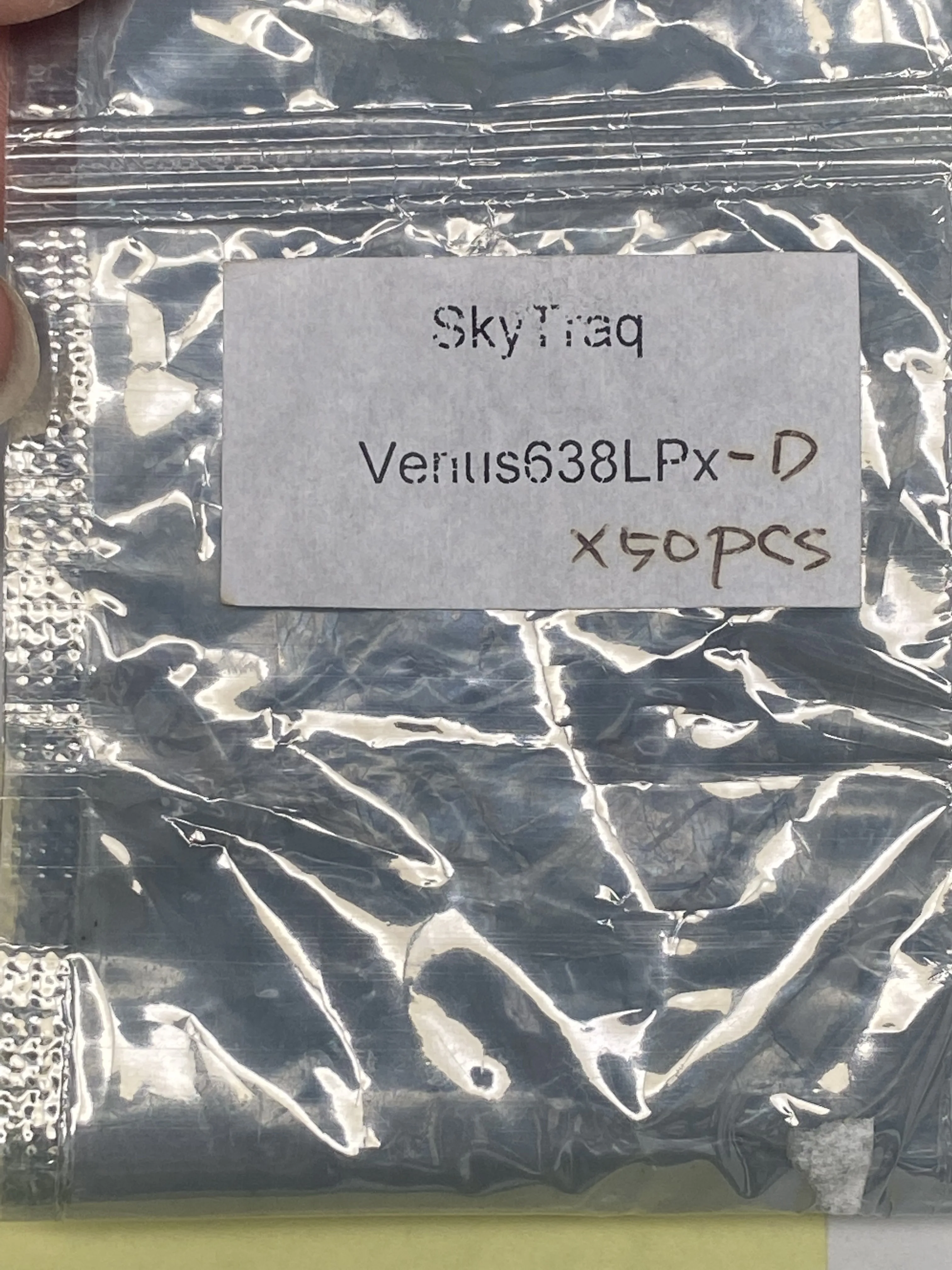 Абсолютно новый оригинальный SKYTRAQ VENUS638LPX-D BGA 
Абсолютно новый оригинальный SKYTRAQ VENUS638LPX-D BGA