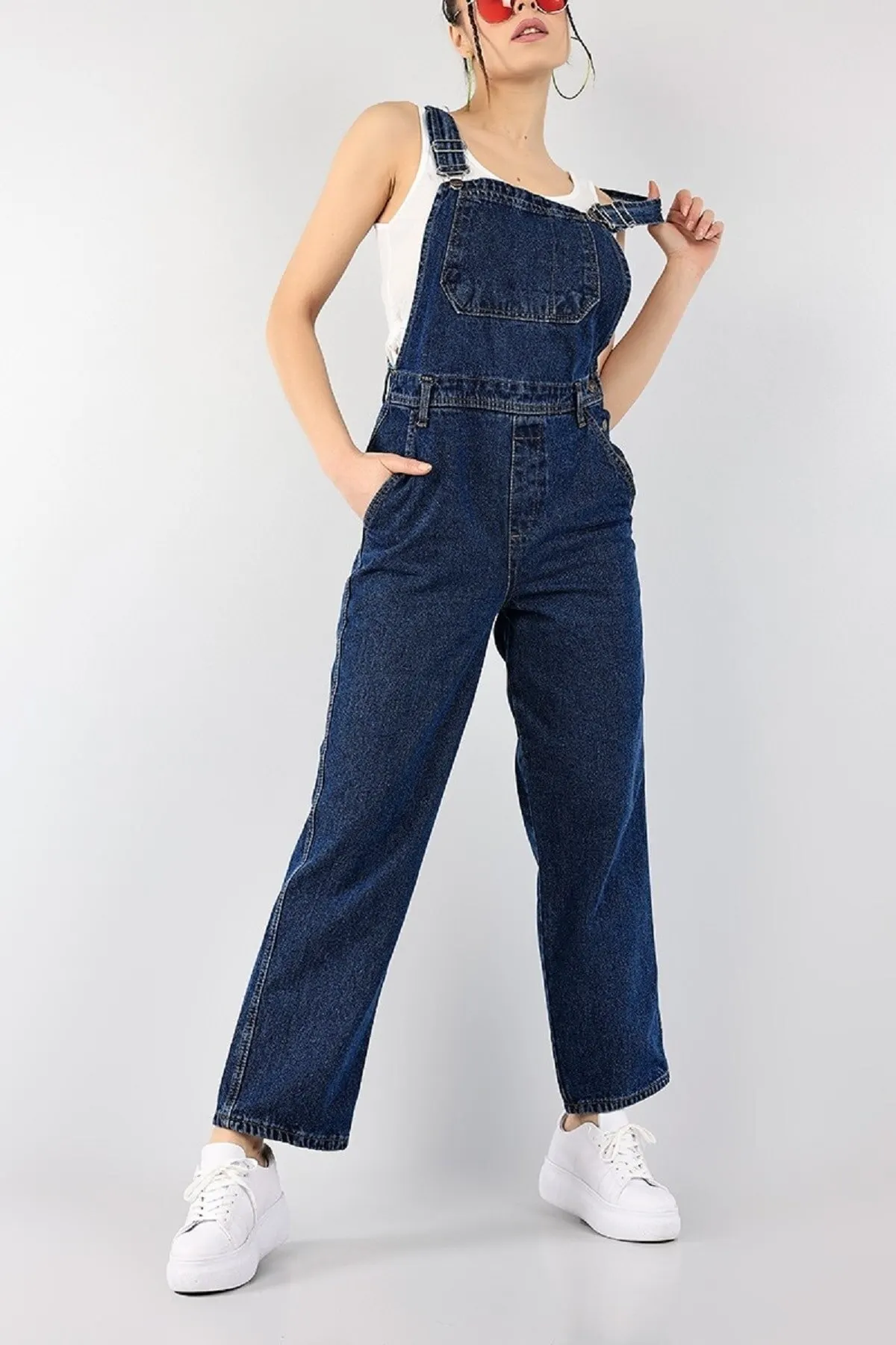 Women's Overalls Navy Blue Wide Leg Denim Pocket Detail Salopet New Style Hot Casual Fashion Sleeveless Baggy Trousers Overalls
Women's Overalls Navy Blue Wide Leg Denim Pocket Detail Salopet New Style Hot Casual Fashion Sleeveless Baggy Trousers Overalls