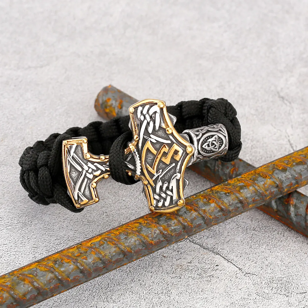Creative Viking Thor's Hammer Amulet Bracelet Men's Stainless Steel Nordic Fashion Teenagers Rope Chain Christmas Gift Wholesale
Creative Viking Thor's Hammer Amulet Bracelet Men's Stainless Steel Nordic Fashion Teenagers Rope Chain Christmas Gift Wholesale