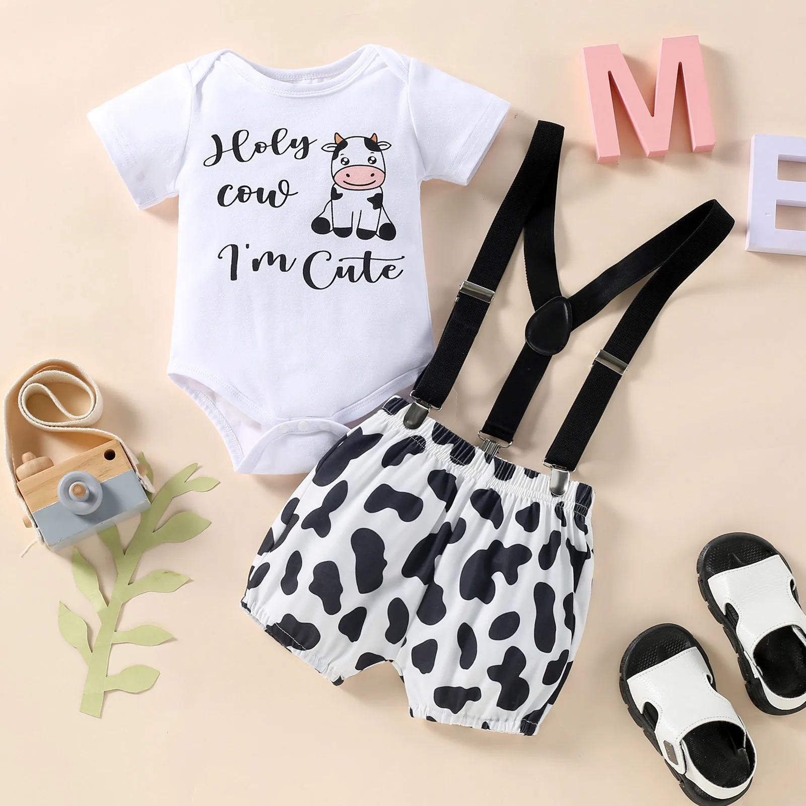 0-18 Months Baby Suit Summer Short Sleeve Tops+Suspenders Shorts Sets Cow Letter Prints Suit Birthday Two Piece Suits Outfits
0-18 Months Baby Suit Summer Short Sleeve Tops+Suspenders Shorts Sets Cow Letter Prints Suit Birthday Two Piece Suits Outfits