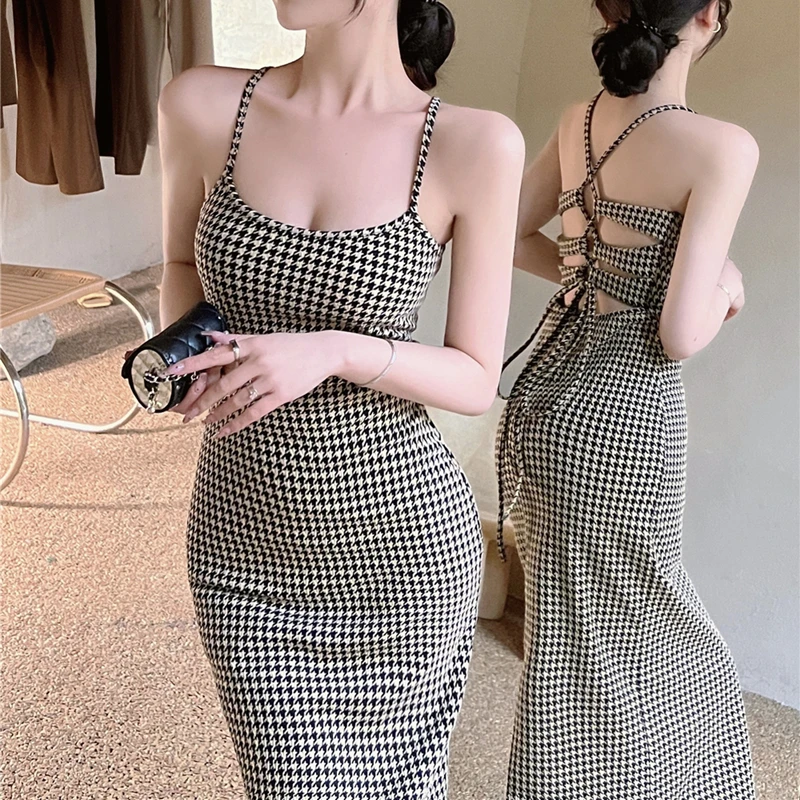 Платье Y2k в стиле ретро с подтяжками «гусиные лапки», женское летнее пикантное платье средней длины с открытой спиной и сумочкой на бедрах
Платье Y2k в стиле ретро с подтяжками «гусиные лапки», женское летнее пикантное платье средней длины с открытой спиной и сумочкой на бедрах