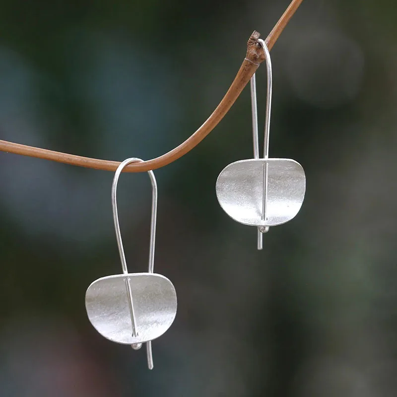 Simple Fashion Drop Earrings for Women Trendy Jewelry Silver Color Metal Concave Disc Personalized Handmade Earrings
Simple Fashion Drop Earrings for Women Trendy Jewelry Silver Color Metal Concave Disc Personalized Handmade Earrings
