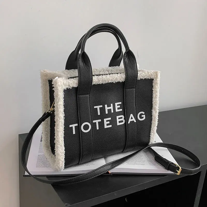Small crowd design, European and American fashion, one shoulder fashion, plush bag
Small crowd design, European and American fashion, one shoulder fashion, plush bag