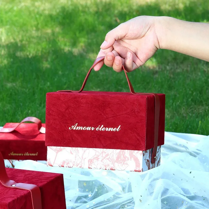 Wedding Chinese Velvet High-end Wedding Candy Box Wedding Portable Ins Series French High-end Companion Gift Box
Wedding Chinese Velvet High-end Wedding Candy Box Wedding Portable Ins Series French High-end Companion Gift Box