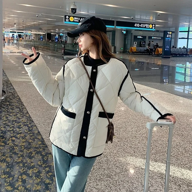 Autumn and Winter New Color Contrast Lingge Fashion Versatile Long sleeved Cotton Coat Women's Small Fragrant Style Advanced
Autumn and Winter New Color Contrast Lingge Fashion Versatile Long sleeved Cotton Coat Women's Small Fragrant Style Advanced