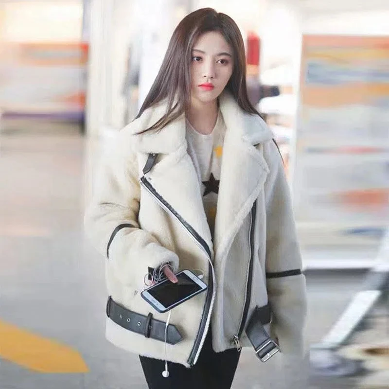 Plush Thick Lamb Wool Coat Women's 2022 Autumn And Winter Plush Stitching PU Leather Jacket Lady Streetwear Faux Fur Jacket Whit
Plush Thick Lamb Wool Coat Women's 2022 Autumn And Winter Plush Stitching PU Leather Jacket Lady Streetwear Faux Fur Jacket Whit