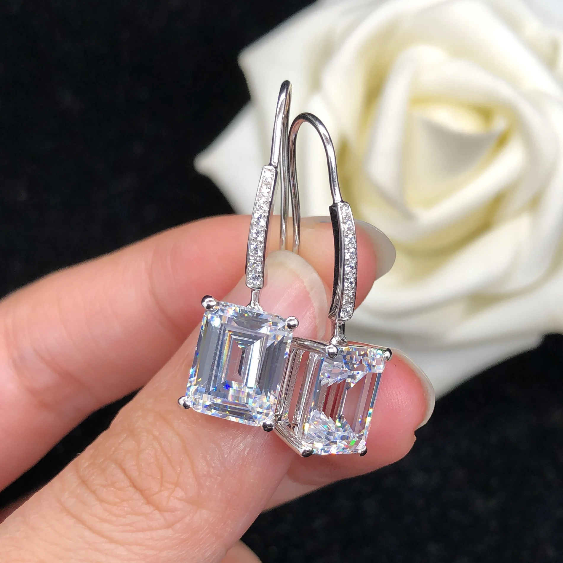Popular Solid 14K White Gold 4CT/Piece Emerald Cut Diamond Engagement Drop Earring Women Beautiful Ear Jewelry Gift For Girl
Popular Solid 14K White Gold 4CT/Piece Emerald Cut Diamond Engagement Drop Earring Women Beautiful Ear Jewelry Gift For Girl