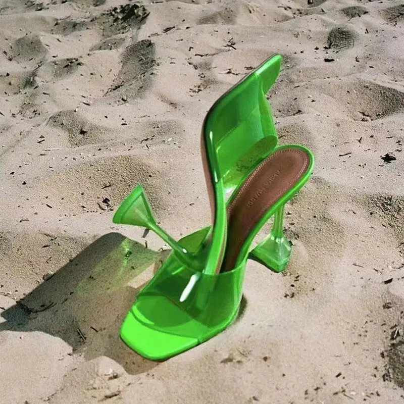 New Women'S Summer Sandals Fashion Jelly Aliens Heel Candy Color Casual Females Slippers Transparent Square Toe Ladies Pumps
New Women'S Summer Sandals Fashion Jelly Aliens Heel Candy Color Casual Females Slippers Transparent Square Toe Ladies Pumps