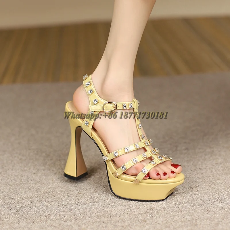 2022 Summer Ladies New Waterproof Platform Rivets Open Toe Hollow Thick High-heeled Sandals Women Buckle Fashion Slingback Shoes
2022 Summer Ladies New Waterproof Platform Rivets Open Toe Hollow Thick High-heeled Sandals Women Buckle Fashion Slingback Shoes