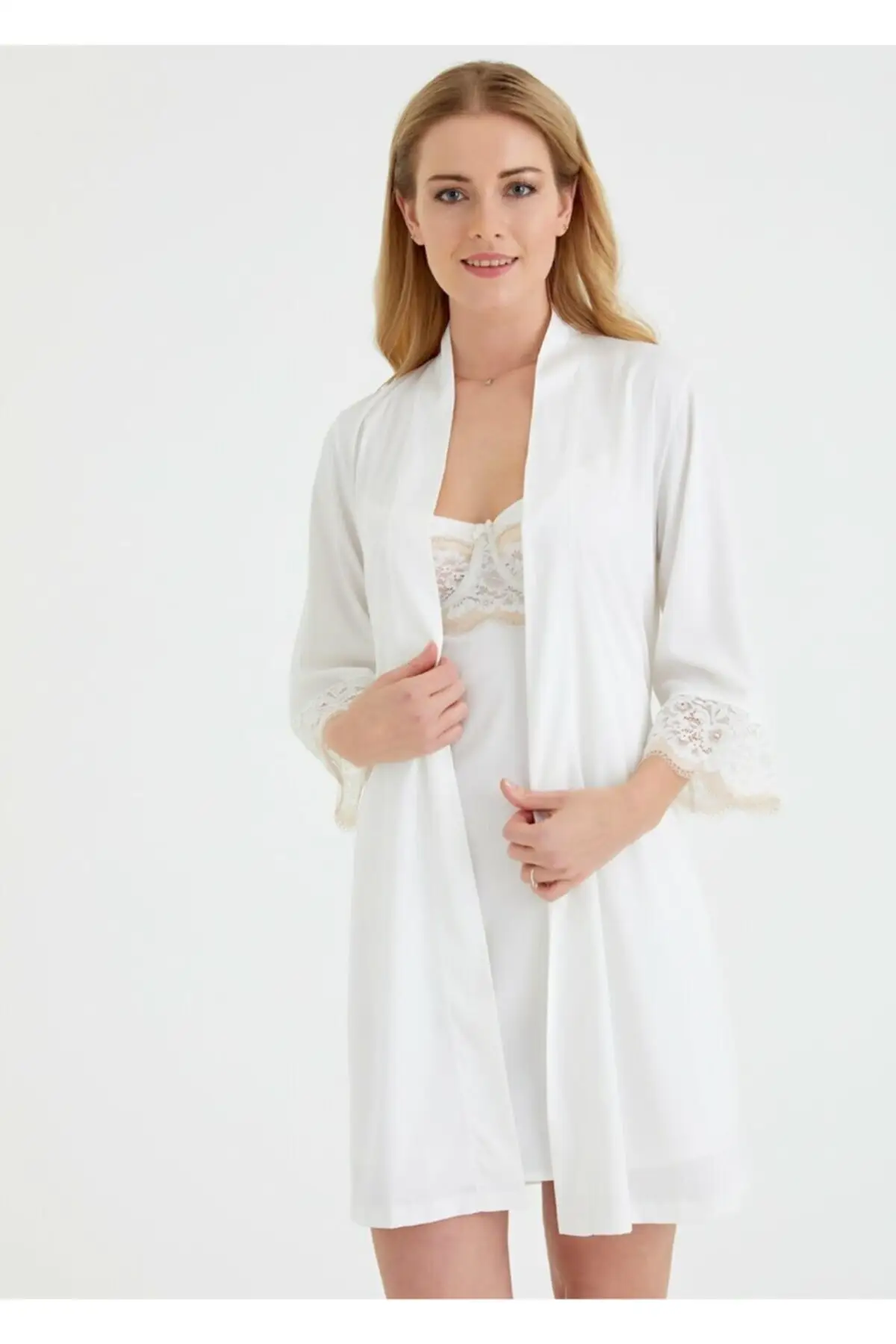 Dressing Gown Carmen Fashion Robe Female Bathrobe Sexy Peignoir Kimono Bride Dressing Gown Gown Gown Gown
Dressing Gown Carmen Fashion Robe Female Bathrobe Sexy Peignoir Kimono Bride Dressing Gown Gown Gown Gown