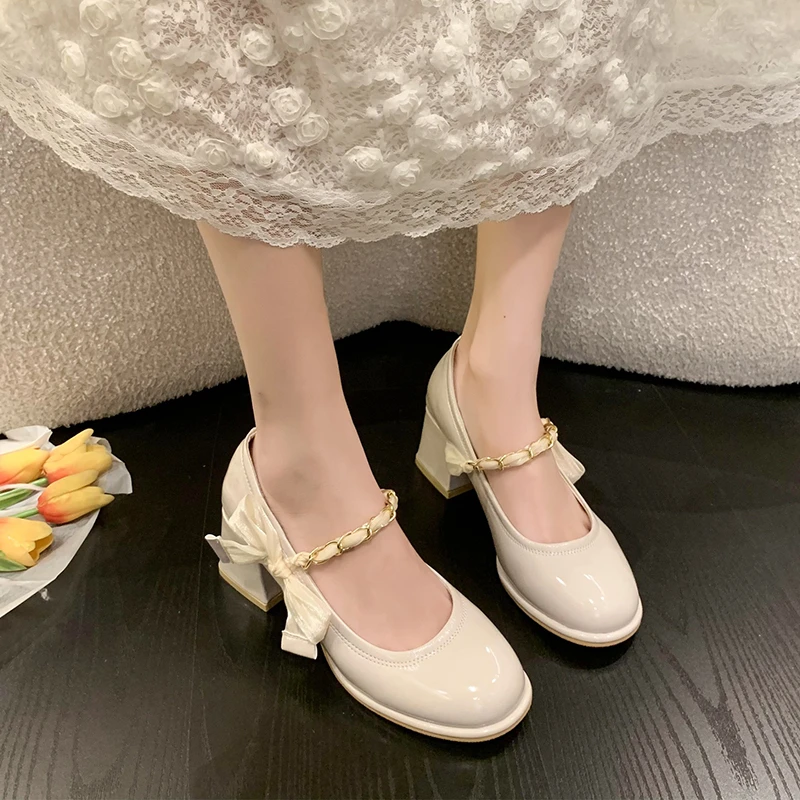 Shoes for Women 2023 Brand Buckle Strap Women's Pumps Square Heel Women's High Heels Solid Butterfly-knot Sweet Mary Jane Shoes
Shoes for Women 2023 Brand Buckle Strap Women's Pumps Square Heel Women's High Heels Solid Butterfly-knot Sweet Mary Jane Shoes