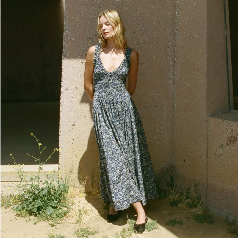 EOS23 Spring Retro Blue Flower Romantic French Fresh Fragrance Blooming Flowers Drawstring Waist Sleeveless Dress High Quality
EOS23 Spring Retro Blue Flower Romantic French Fresh Fragrance Blooming Flowers Drawstring Waist Sleeveless Dress High Quality