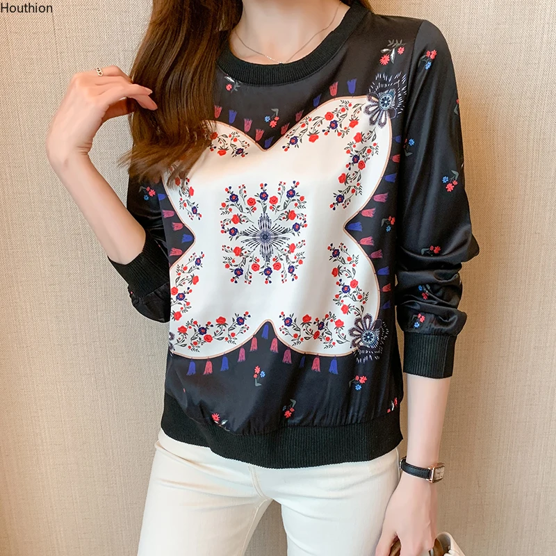 Autumn New Women's T-shirt O-Neck Long Sleeve Top Printing T Shirt Girl Satin Fashion Loose Tees Female Clothes
Autumn New Women's T-shirt O-Neck Long Sleeve Top Printing T Shirt Girl Satin Fashion Loose Tees Female Clothes