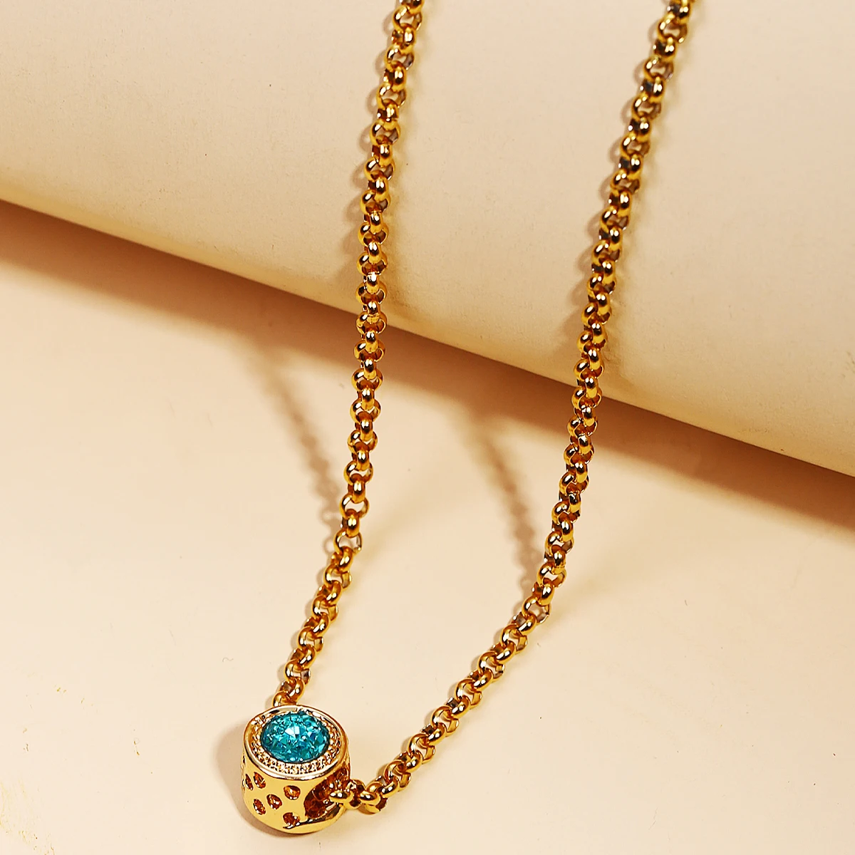 Цепочка женская с подвеской геометрической формы, колье из металла золотого цвета с синим цирконом, вечерняя бижутерия, хороший подарок на ...
Цепочка женская с подвеской геометрической формы, колье из металла золотого цвета с синим цирконом, вечерняя бижутерия, хороший подарок на ...