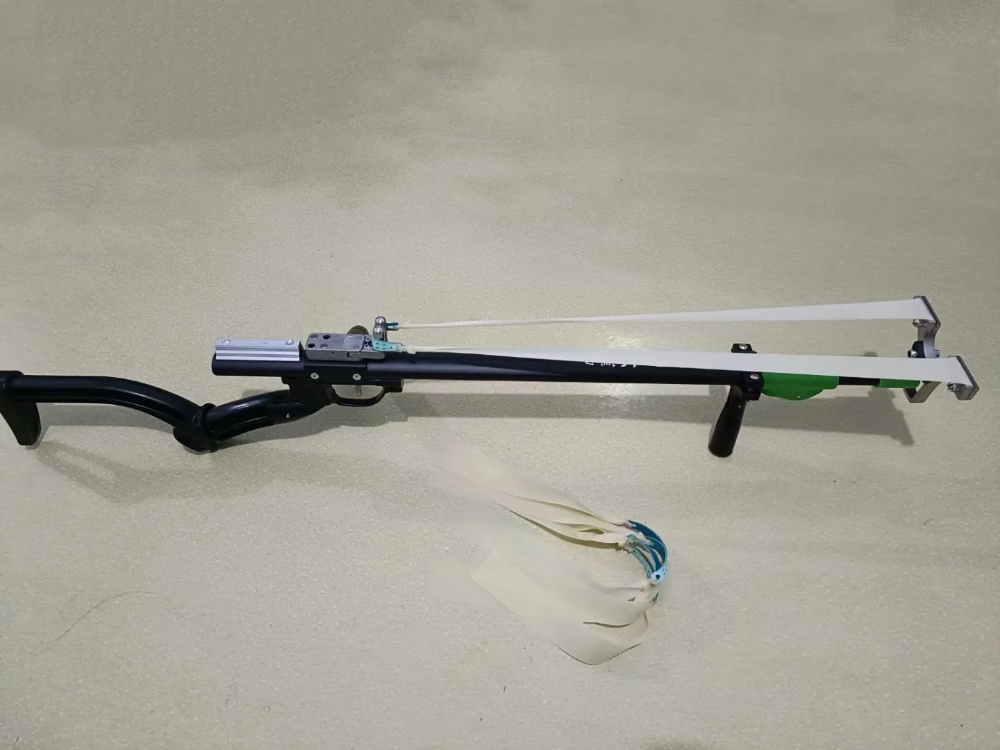 New panther Hunting Slingshot Rifle Precision Shooting Retractable Folding Catapult Powerful Stainless Slingshot
New panther Hunting Slingshot Rifle Precision Shooting Retractable Folding Catapult Powerful Stainless Slingshot