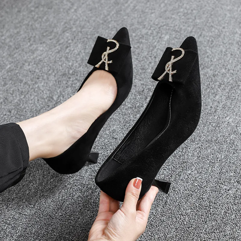 5.5cm New Fashion Pointed Toe Flock Pumps with Rhinestone Block Heels Party Women Black Shoes 39 40
5.5cm New Fashion Pointed Toe Flock Pumps with Rhinestone Block Heels Party Women Black Shoes 39 40