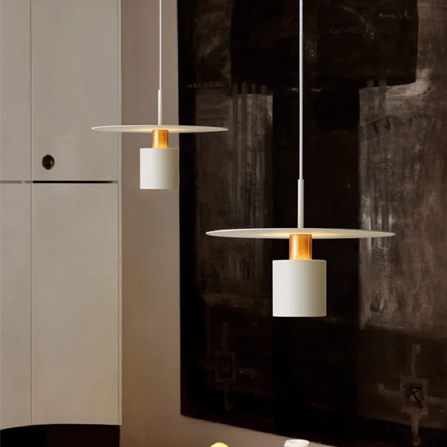 Скандинавская барная настольная люстра, креативный минималистичный подвесной светильник черного и белого цвета, железный декоративный св...
Скандинавская барная настольная люстра, креативный минималистичный подвесной светильник черного и белого цвета, железный декоративный св...