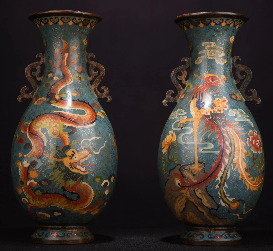 14" Chinese Folk Collection Old Bronze Cloisonne Enamel Dragon and Phoenix binaural vase a pair ornament Town house Exorcism
14" Chinese Folk Collection Old Bronze Cloisonne Enamel Dragon and Phoenix binaural vase a pair ornament Town house Exorcism