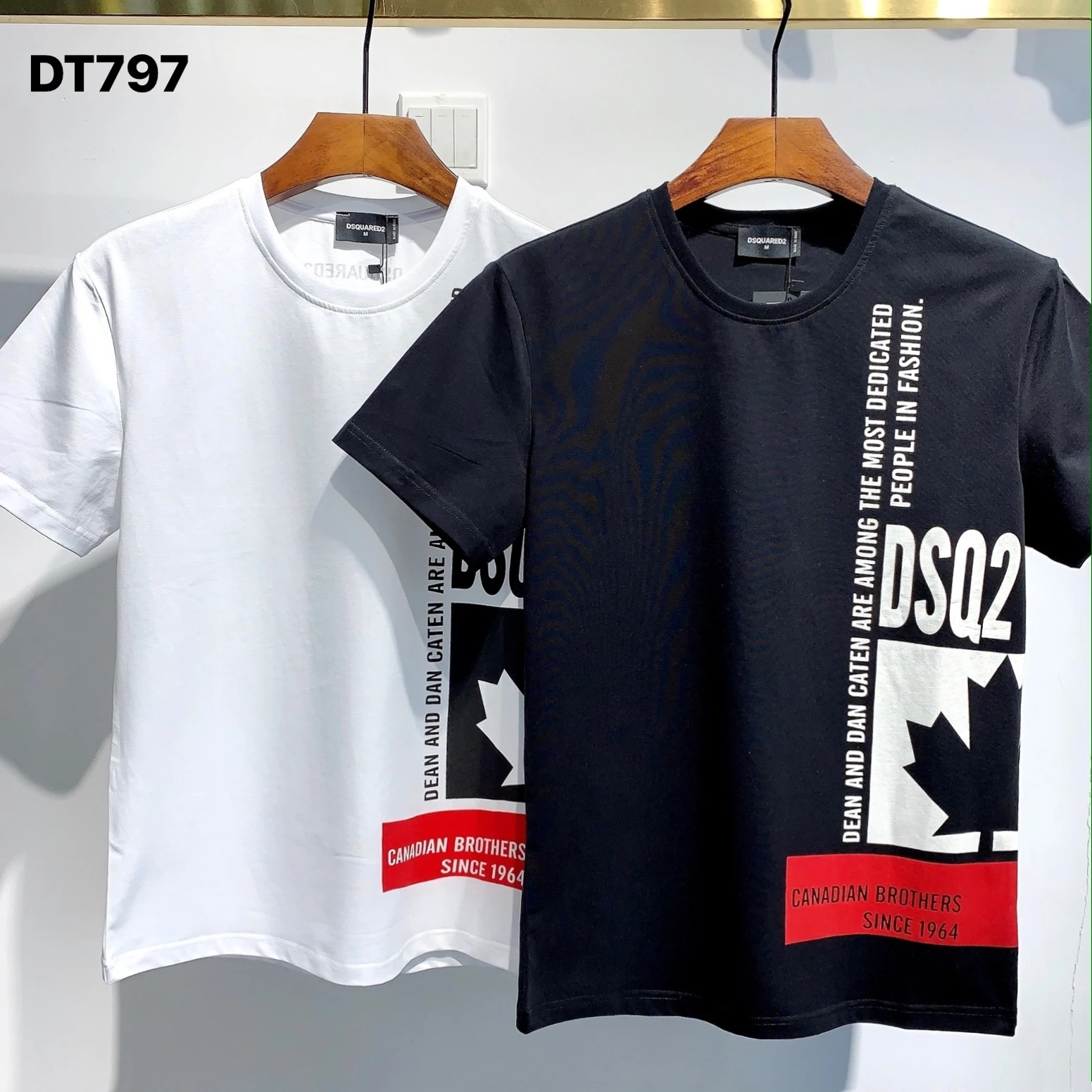 Dsquared2 Men's Cotton 100% Classic Maple Leaf Alphabet Print Simple Fashion Trend Loose DSQ2 Round Neck T-Shirt Gift DT797
Dsquared2 Men's Cotton 100% Classic Maple Leaf Alphabet Print Simple Fashion Trend Loose DSQ2 Round Neck T-Shirt Gift DT797