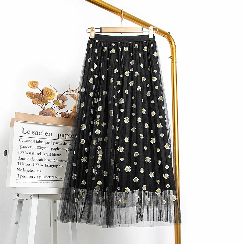 2021 Summer Mesh Sweet Floral Fairy Long Skirt Casual Daisy Print High Waist A-line Elastic Midi Skirt Temperament Street Wear
2021 Summer Mesh Sweet Floral Fairy Long Skirt Casual Daisy Print High Waist A-line Elastic Midi Skirt Temperament Street Wear