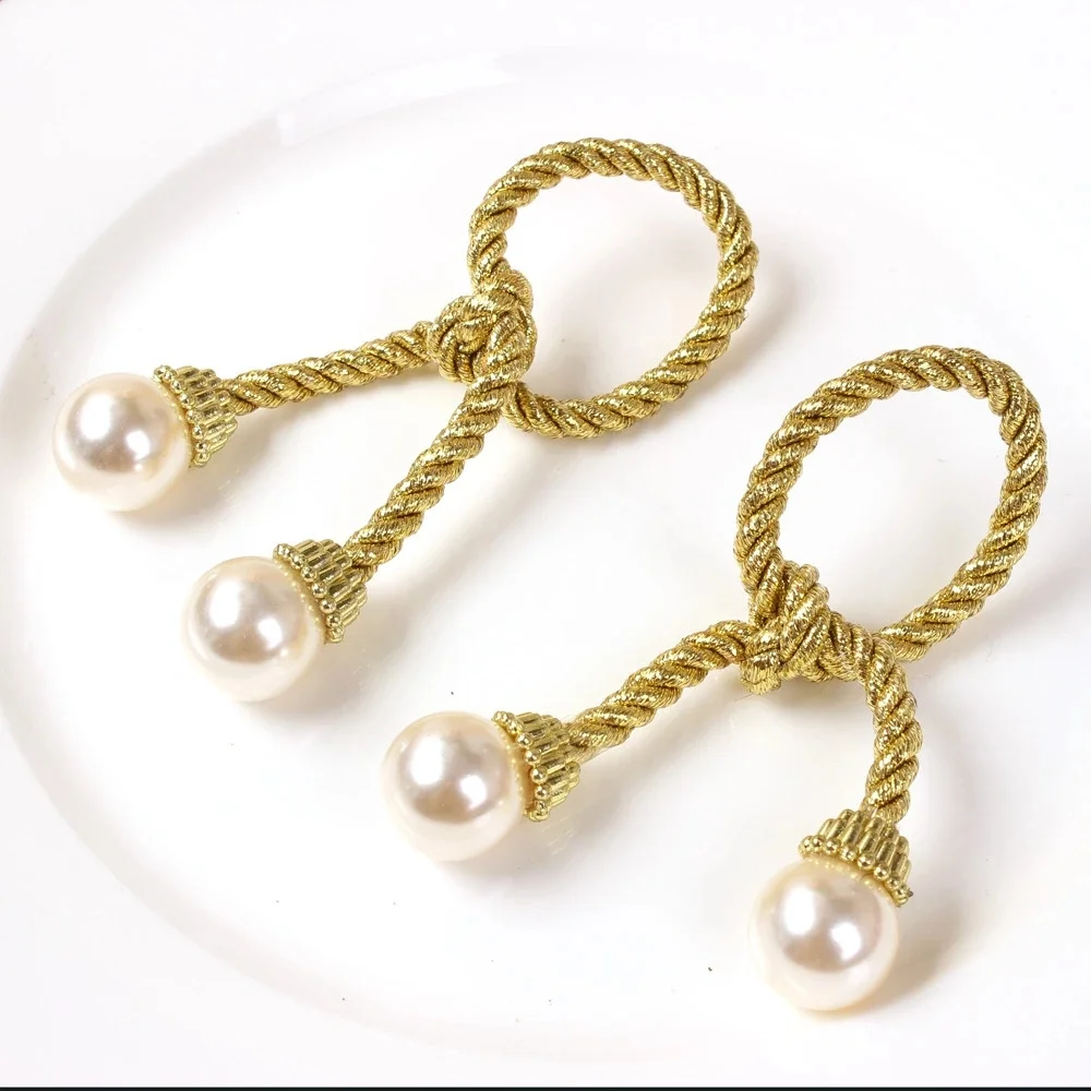 6/PCS new creative wire pearl bow napkin ring highlight pearl napkin ring hotel restaurant wedding table mouth cloth ring
6/PCS new creative wire pearl bow napkin ring highlight pearl napkin ring hotel restaurant wedding table mouth cloth ring