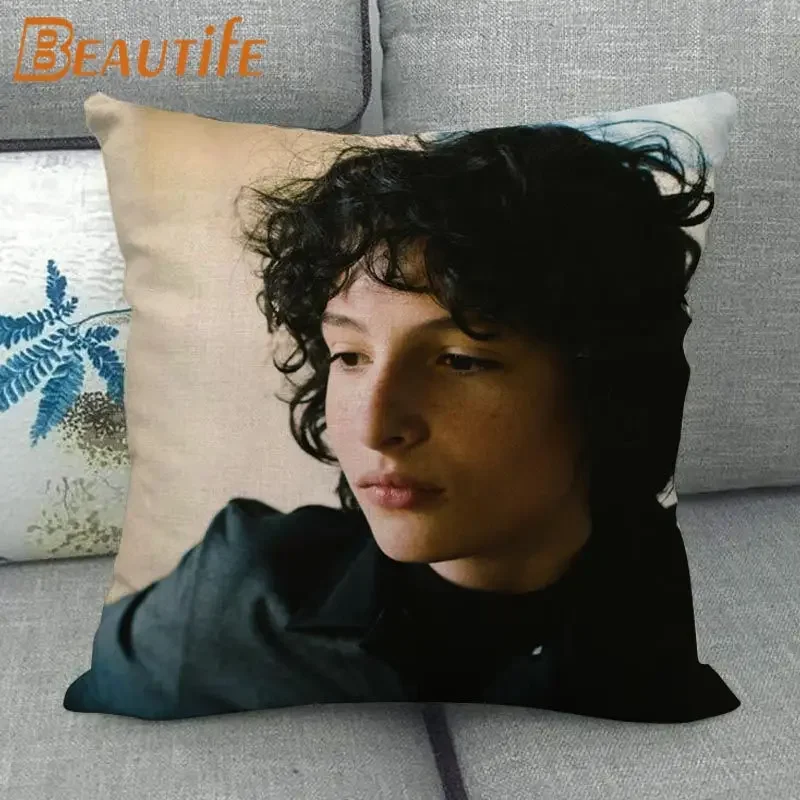 Хлопково-льняная наволочка Finn Wolfhard 45x45 см 
Хлопково-льняная наволочка Finn Wolfhard 45x45 см