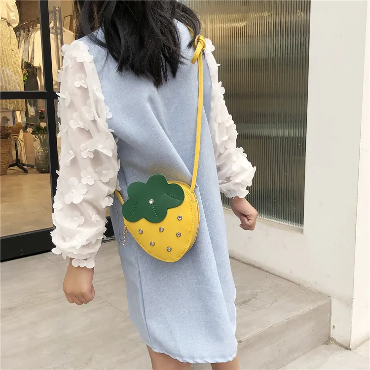 Kid Waterproof Children Bag Wallet School For Baby Cartoon Strawberry Girl Purse Sweet Baby Outdoor Bag Crossbody Cute Coin
Kid Waterproof Children Bag Wallet School For Baby Cartoon Strawberry Girl Purse Sweet Baby Outdoor Bag Crossbody Cute Coin