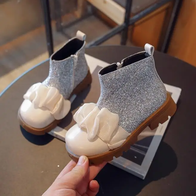 Children Chelsea Boots British Style Kids Short Snow Boots Warm Winter Zipper Fashion Elegant Platform Boys Girls Flat Shoes
Children Chelsea Boots British Style Kids Short Snow Boots Warm Winter Zipper Fashion Elegant Platform Boys Girls Flat Shoes