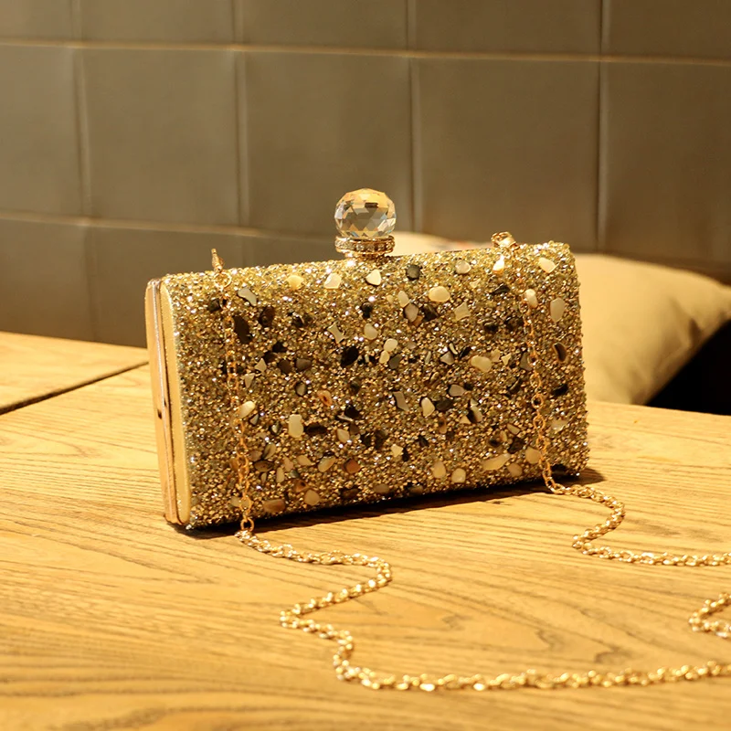 2022 new luxury designer bag, shoulder bag, fashionable diamond inlaid banquet bag, noble and luxurious temperament
2022 new luxury designer bag, shoulder bag, fashionable diamond inlaid banquet bag, noble and luxurious temperament