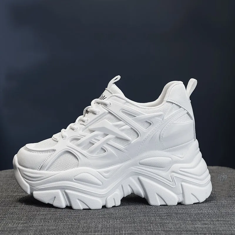 Модная женская обувь на платформе, дышащие кроссовки на массивной подошве для спорта, прогулок, Повседневная сетчатая обувь в уличном стиле для женщин, стиль британского стиля, Новинка 
Модная женская обувь на платформе, дышащие кроссовки на массивной подошве для спорта, прогулок, Повседневная сетчатая обувь в уличном стиле для женщин, стиль британского стиля, Новинка