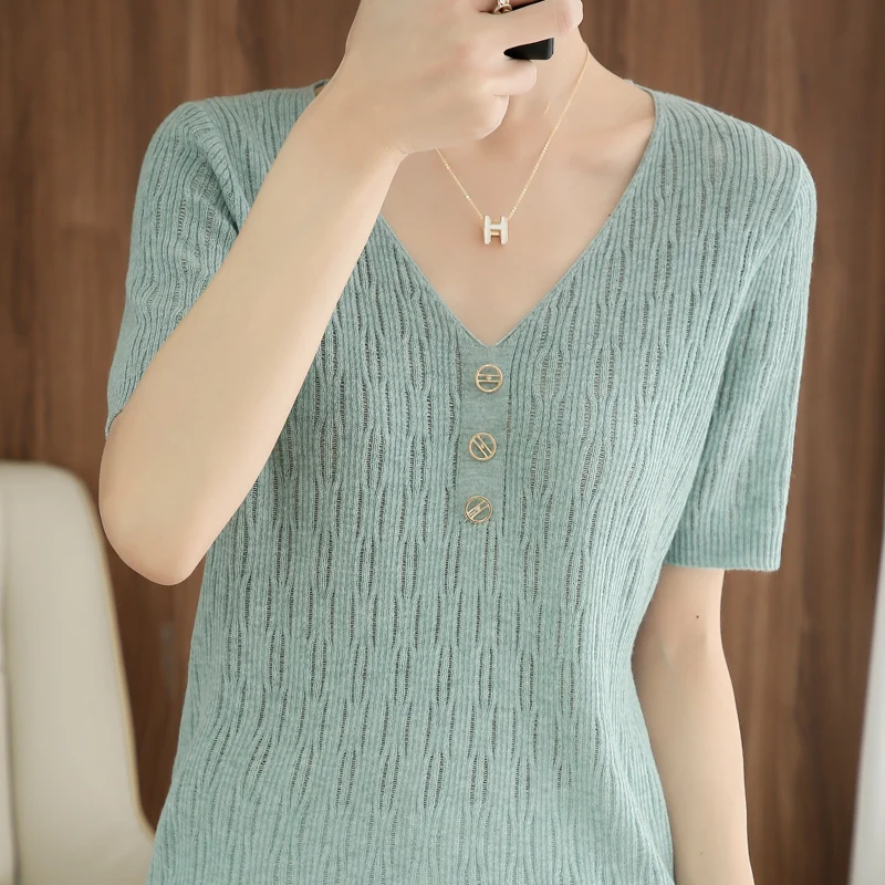 2022 Summer New Hollow Korean Version Short-Sleeve Ladies V-Neck Solid Color Worsted Wool Knitted Bottoming Top Pullover T-Shirt
2022 Summer New Hollow Korean Version Short-Sleeve Ladies V-Neck Solid Color Worsted Wool Knitted Bottoming Top Pullover T-Shirt