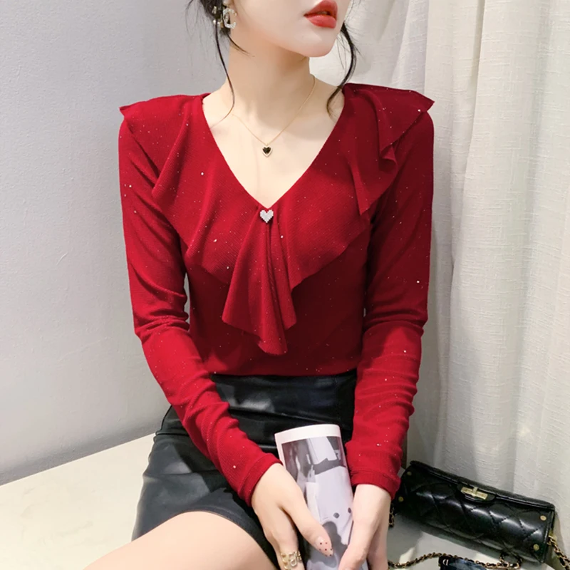 Женская футболка с длинным рукавом, V-образным вырезом и оборками
Женская футболка с длинным рукавом, V-образным вырезом и оборками