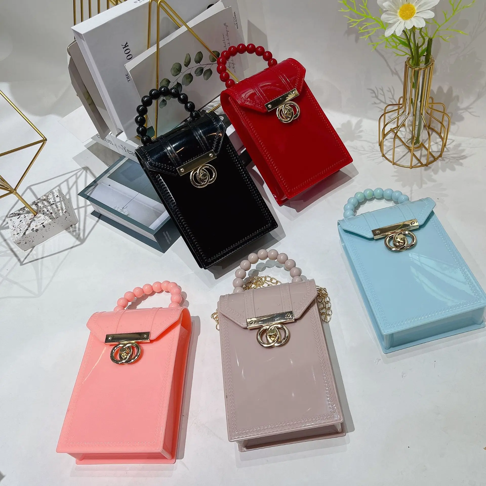 2022 Designer mini Flap Bag For 6inch Phone Pack Cute PVC Jelly Bag Womne Casual Metal Chain Shoulder Bag Wallet Purse Handbags
2022 Designer mini Flap Bag For 6inch Phone Pack Cute PVC Jelly Bag Womne Casual Metal Chain Shoulder Bag Wallet Purse Handbags