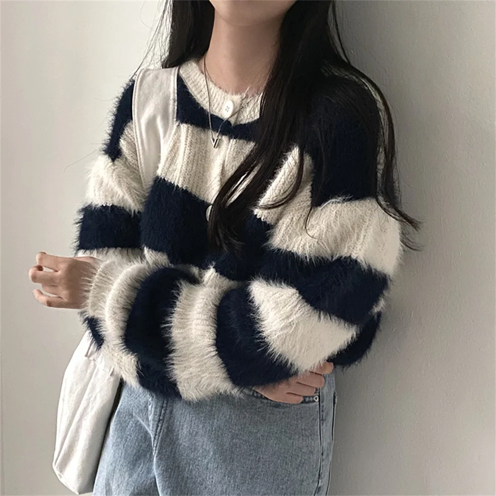 PLAMTEE Chic Striped Coats OL Women 2022 Soft Cardigans Loose Winter Warm Knitted Office Wear Lady Casual All Match Sweaters 
PLAMTEE Chic Striped Coats OL Women 2022 Soft Cardigans Loose Winter Warm Knitted Office Wear Lady Casual All Match Sweaters