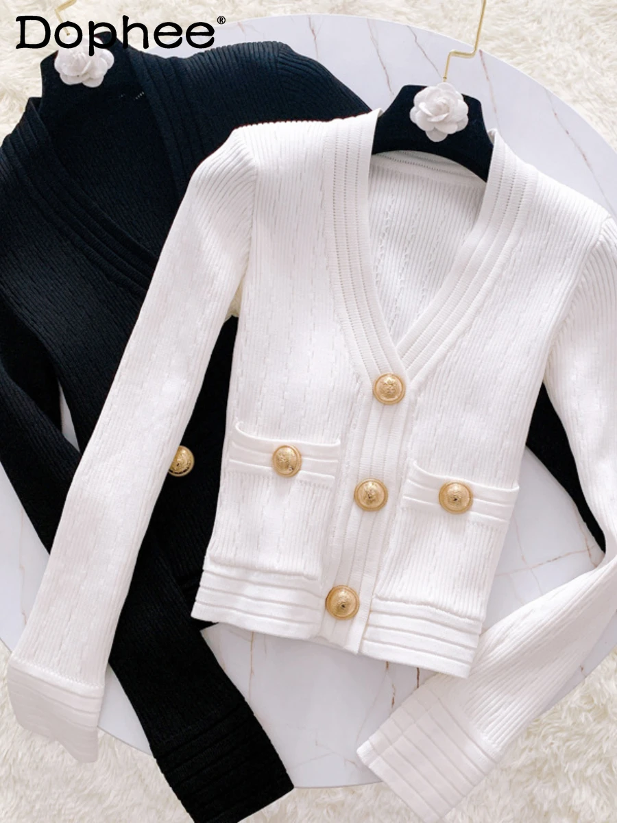 2022 Spring Autumn New Slim Fit White Color Knitted Sweater Women Temperament V-neck Long Sleeve Cardigan Coat Girls Sweater Top
2022 Spring Autumn New Slim Fit White Color Knitted Sweater Women Temperament V-neck Long Sleeve Cardigan Coat Girls Sweater Top
