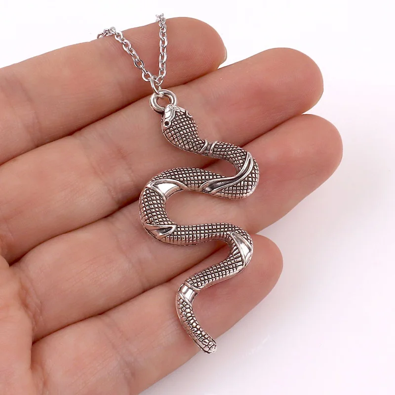 Big Long Snake Pendant Necklace for Women Men Goth Men's Fashion Jewelry Choker Gothic Femenino Designer Accessories Grunge
Big Long Snake Pendant Necklace for Women Men Goth Men's Fashion Jewelry Choker Gothic Femenino Designer Accessories Grunge