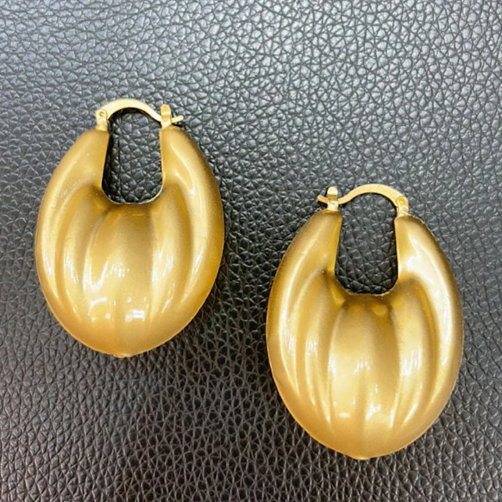 New Style 2022 Wholesale smooth Exquisite Big Circle Hoop Earrings for Women Girl Wedding Party Jewelry Thick Earrings
New Style 2022 Wholesale smooth Exquisite Big Circle Hoop Earrings for Women Girl Wedding Party Jewelry Thick Earrings