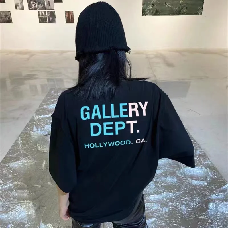 High street Galeria dept retro gradient letter logo print short sleeve loose men and women lovers fashion casual T-shirt summer
High street Galeria dept retro gradient letter logo print short sleeve loose men and women lovers fashion casual T-shirt summer