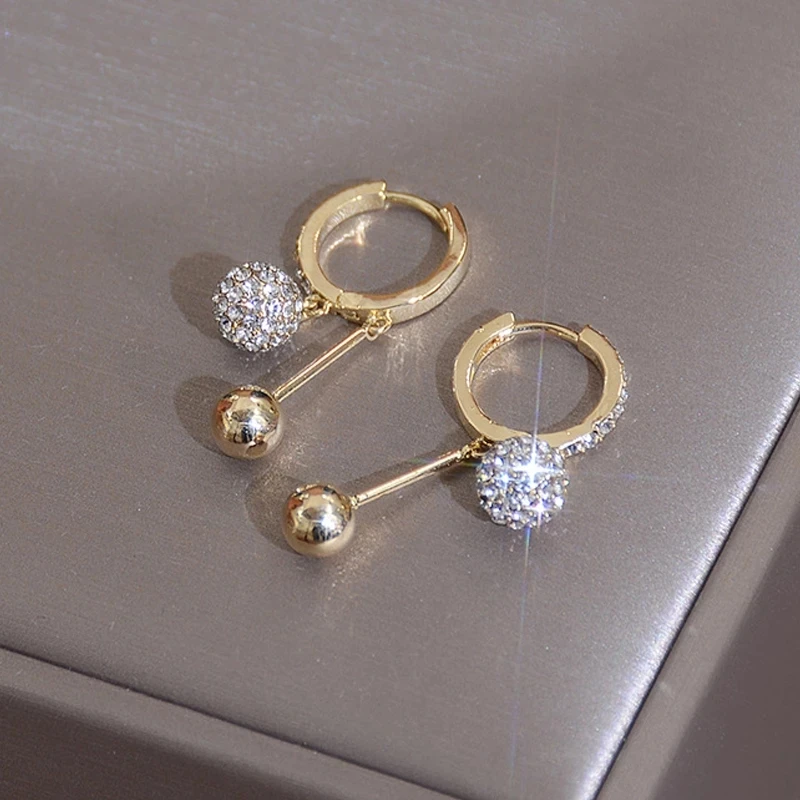 Hot Sale Trendy CZ Bead Geometric Earring for Women Micro Inlaid Cubic Zirconia Drop Earrings Daily Pendant Accessories Bijoux
Hot Sale Trendy CZ Bead Geometric Earring for Women Micro Inlaid Cubic Zirconia Drop Earrings Daily Pendant Accessories Bijoux