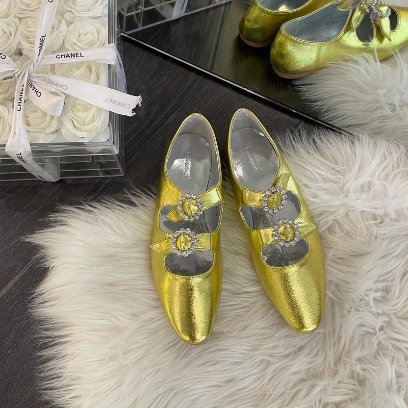 2022 Summer New Brand Women Slipper Fashion Crystal Buckle Shallow Slip On Ladies Mules Shoes Flat Heel Casual Slides Round Toe
2022 Summer New Brand Women Slipper Fashion Crystal Buckle Shallow Slip On Ladies Mules Shoes Flat Heel Casual Slides Round Toe